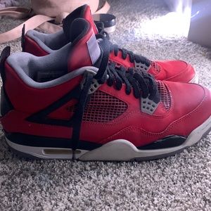 Jordan Toro 4